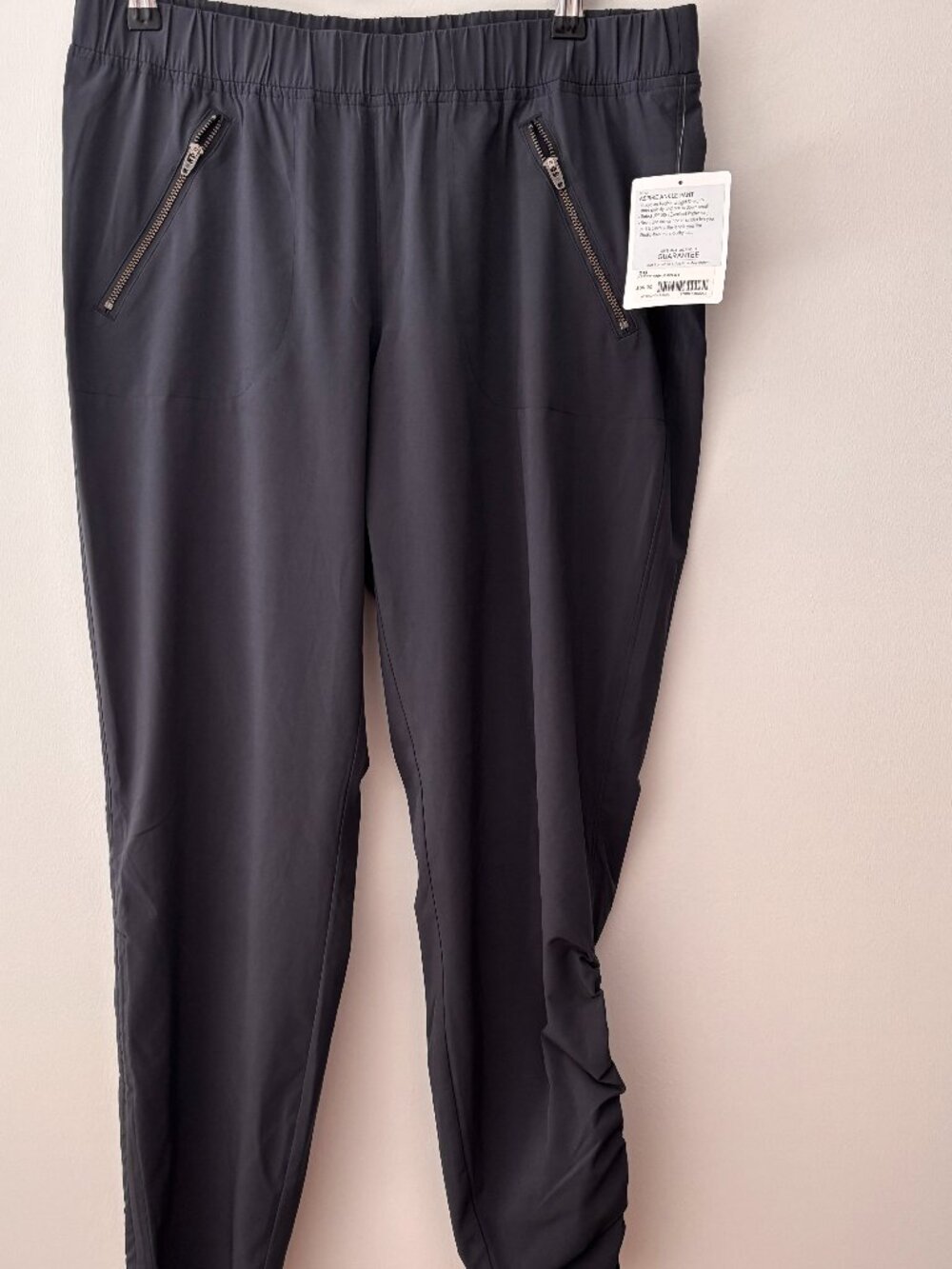 NWT Athleta  Aspire Ankle Grey pants size 10